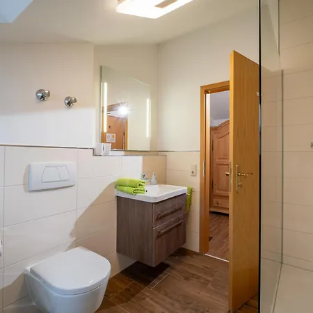 Wellness Mit Hallenbad Und Sauna 公寓 *