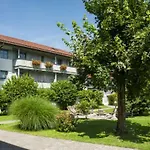 Wellness Mit Hallenbad Und Sauna アパート オーバーアウドルフ