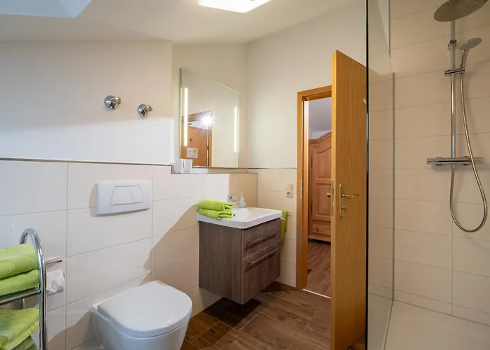 Wellness Mit Hallenbad Und Sauna דירה *